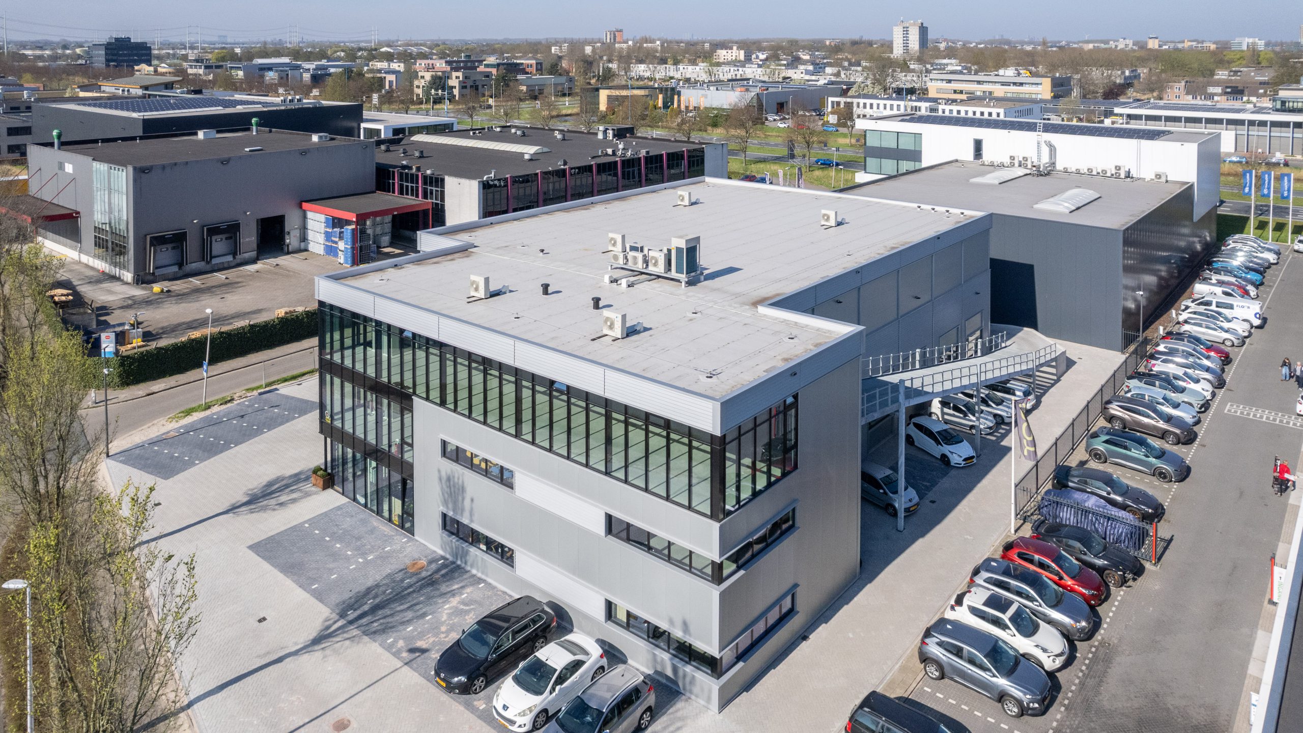 Bedrijfsbouw Partners realiseert automotive bedrijfspanden