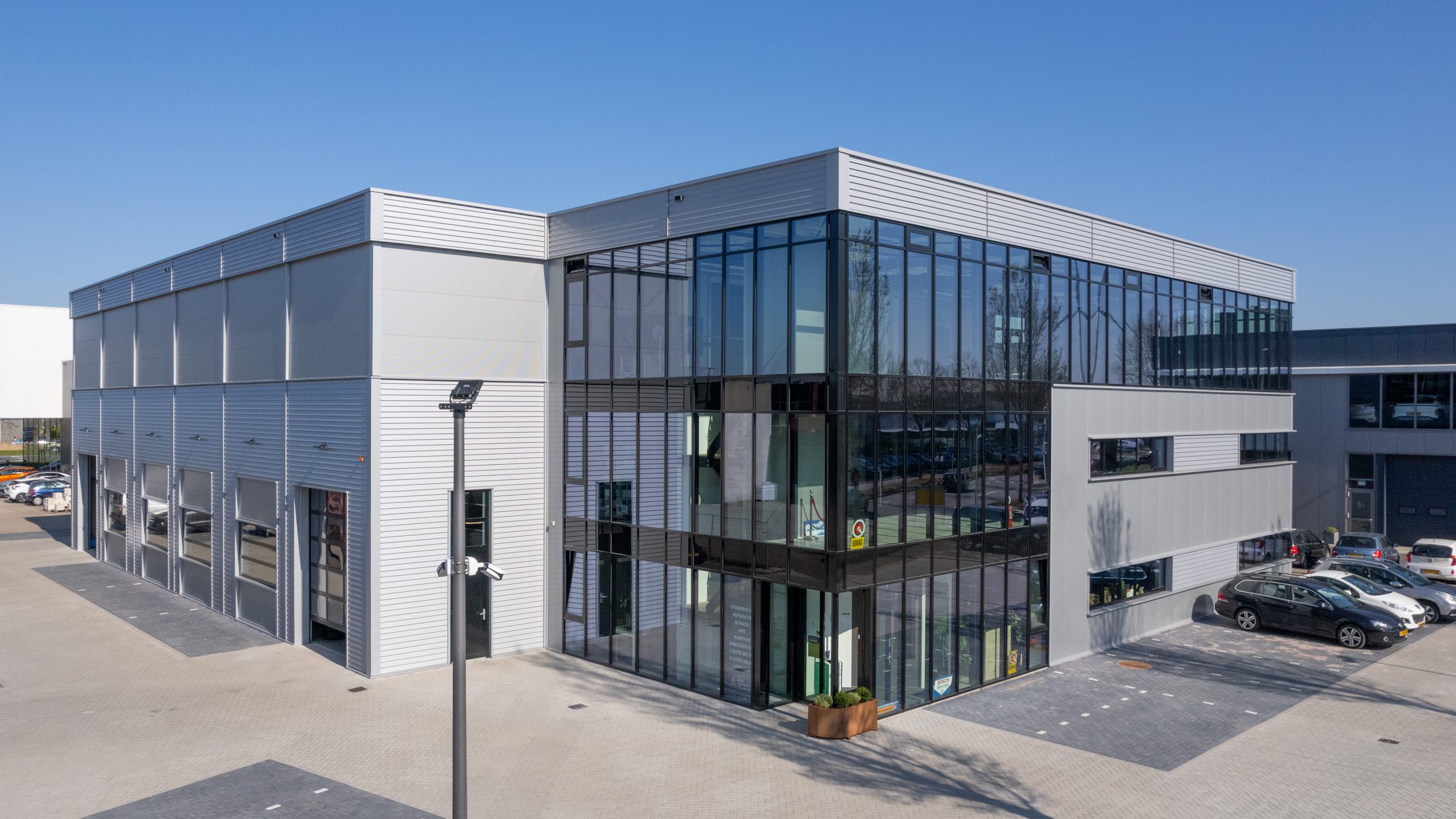 Bedrijfsbouw Partners realiseert automotive bedrijfspanden