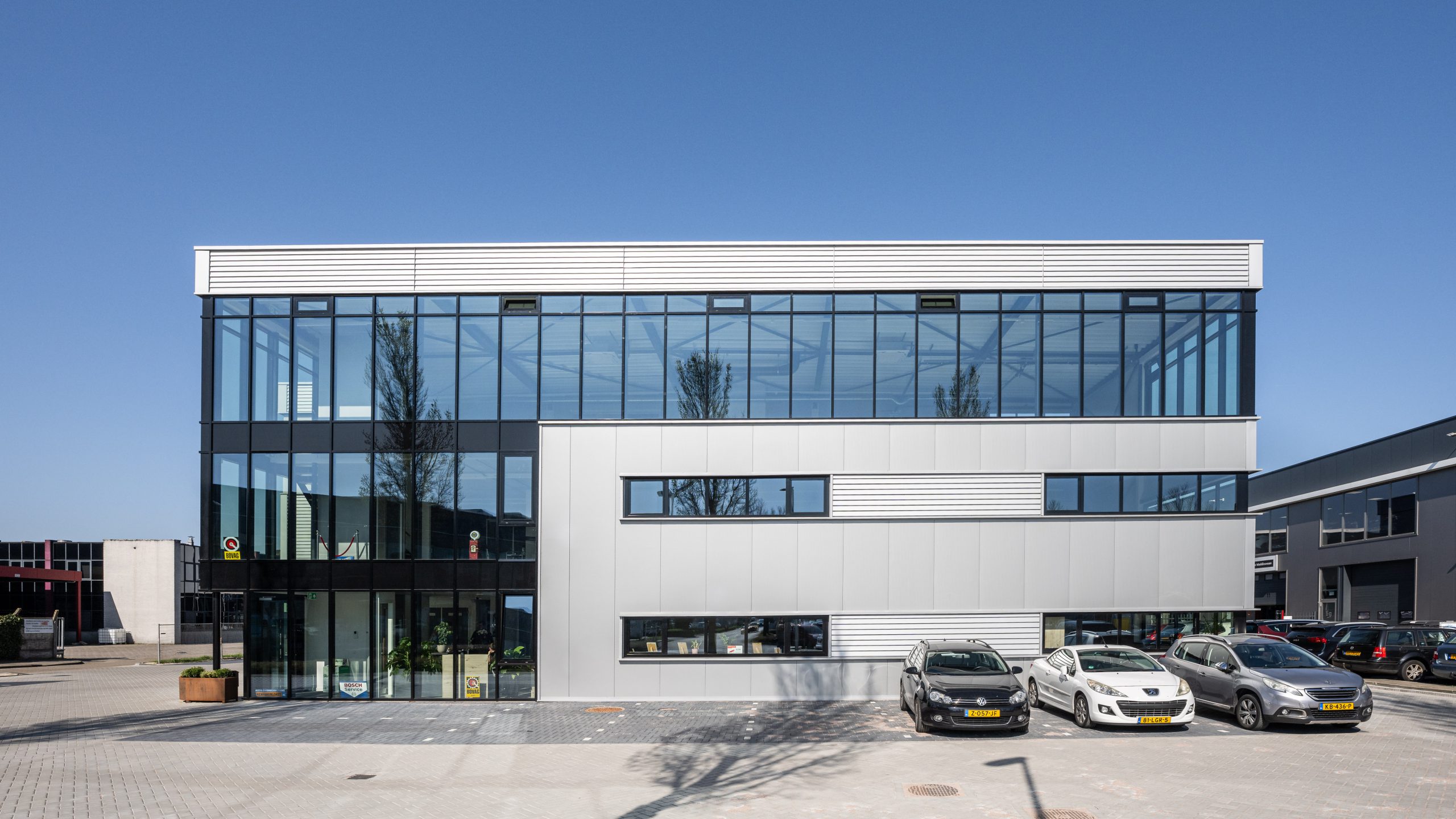 Bedrijfsbouw Partners realiseert automotive bedrijfspanden