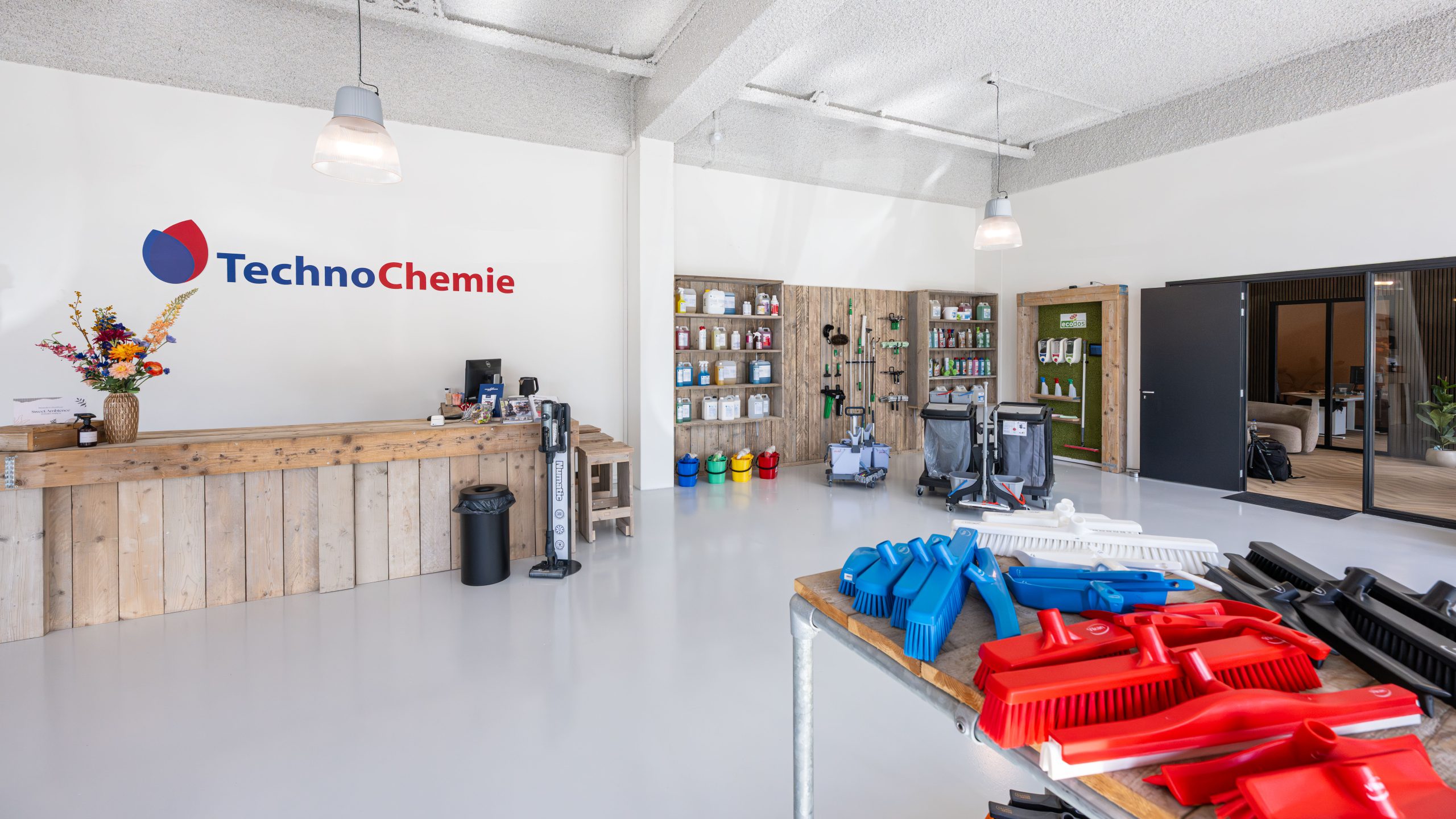 Winkelpand met showroom bouwen